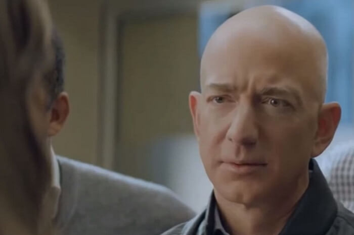 Jeff Bezos im Super-Bowl-Werbespot von Amazon