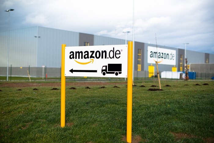 Amazon Logistikzentrum Schild