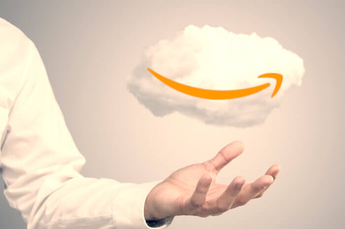 Amazon-Smile in einer Wolke