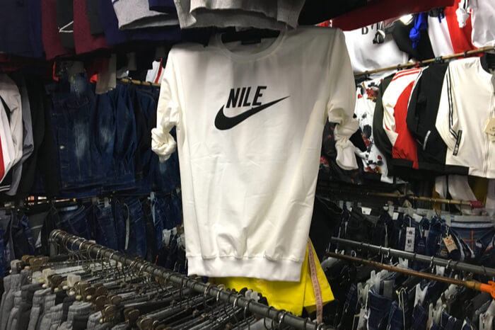 gefälschter Nike-Pullover