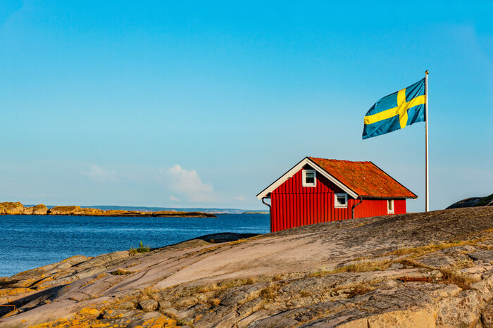 Rotes Haus in Schweden am Wasser