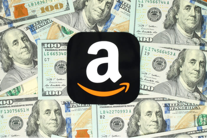Amazon Logo auf Geldscheinen