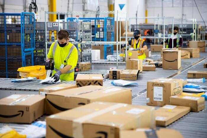 2 Mitarbeiter bei Amazon