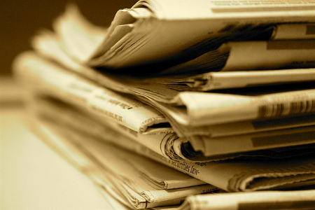 Stapel von Zeitungen